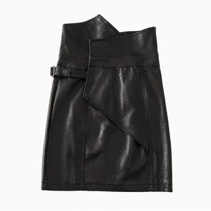 HIGH WAISTED BELTED LEATHER SKIRT